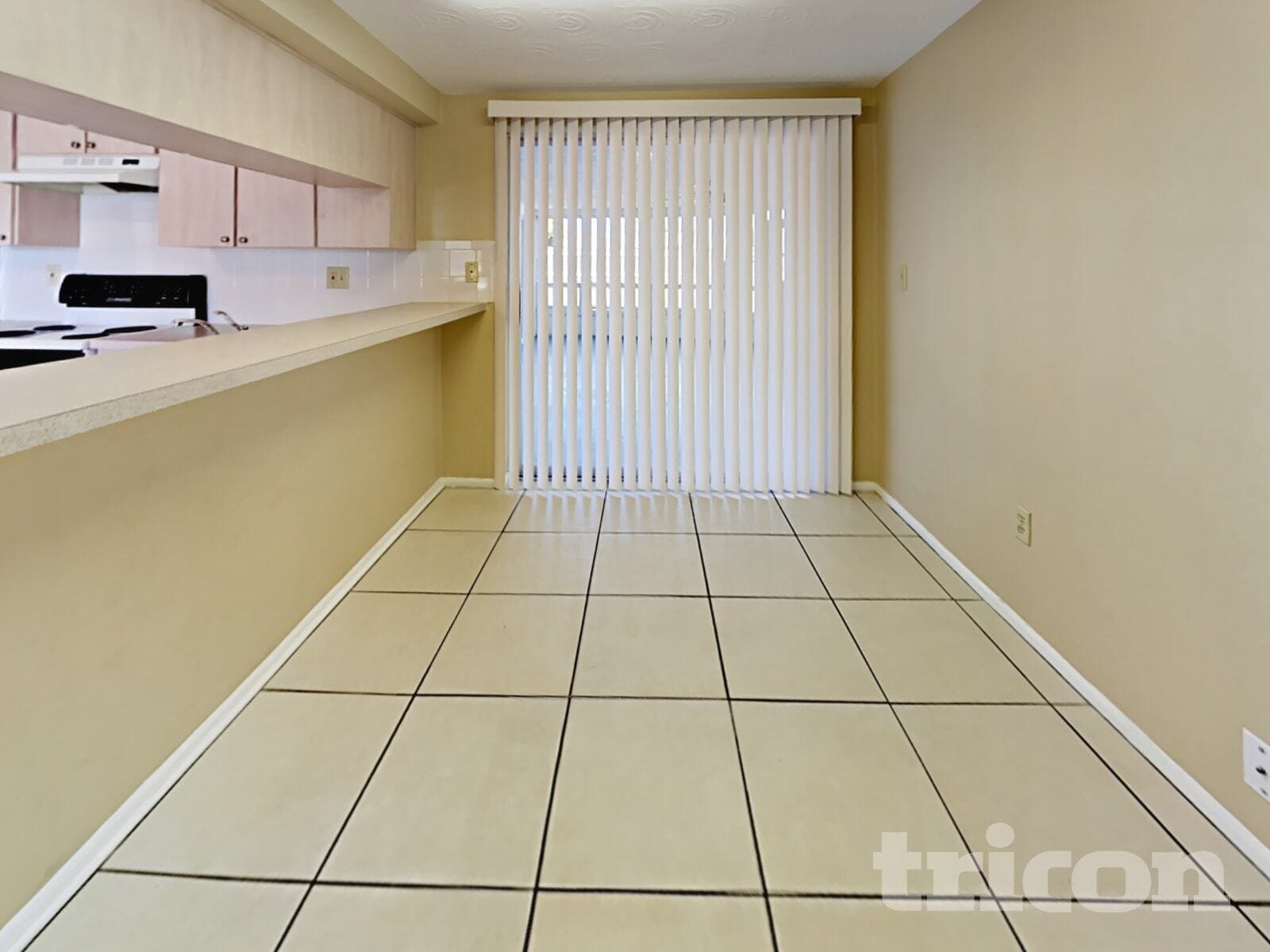 Building Photo - 3327 Seffner Dr