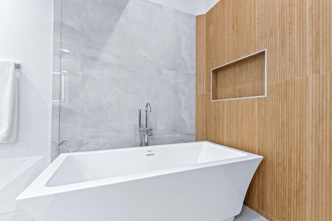 Building Photo - 2442 Windsor Way Ct