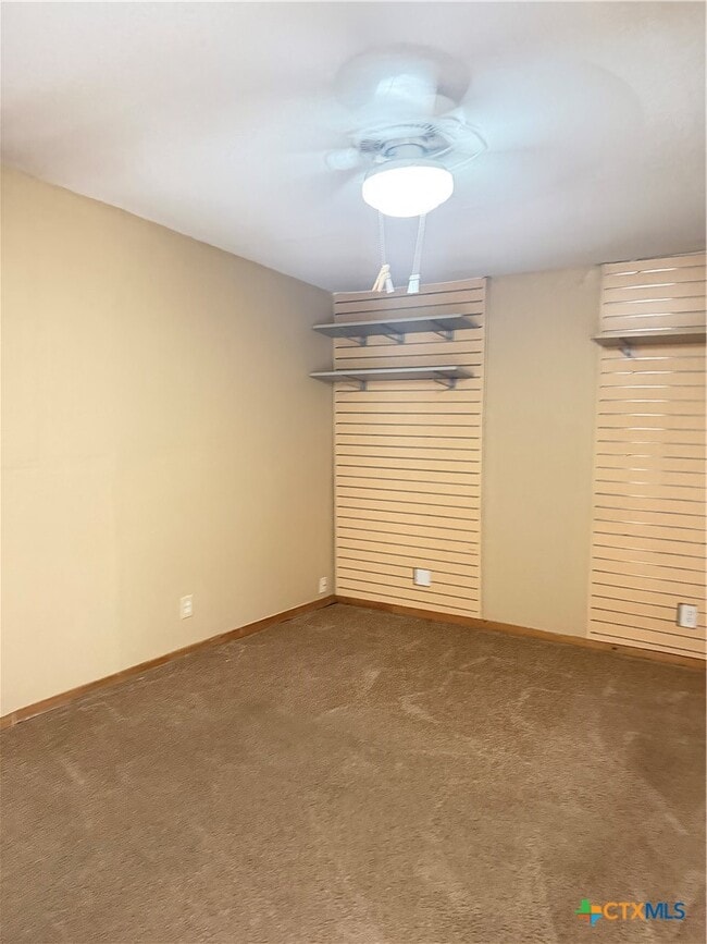 Building Photo - 365 S Sycamore Ave