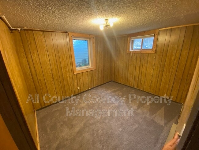 Building Photo - 1217 1/2 Bradley St