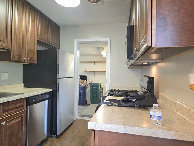 Building Photo - 310 Russet Way