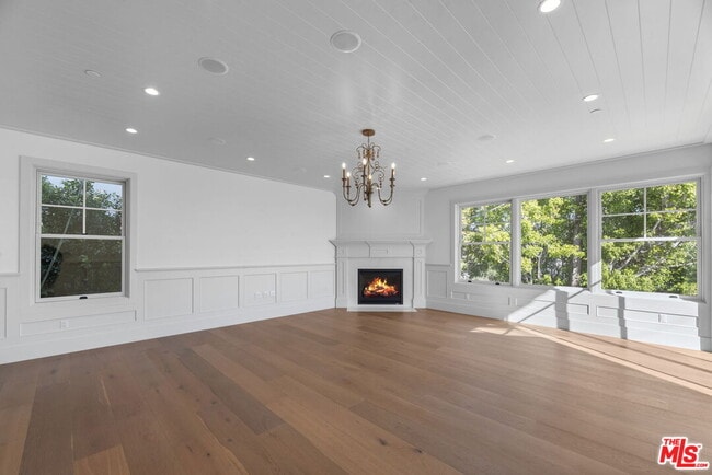 Building Photo - 566 Ida St