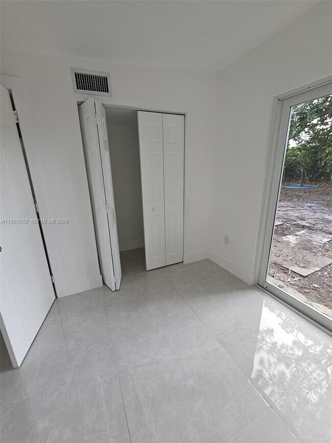 Building Photo - 2488 SW 6th Ct