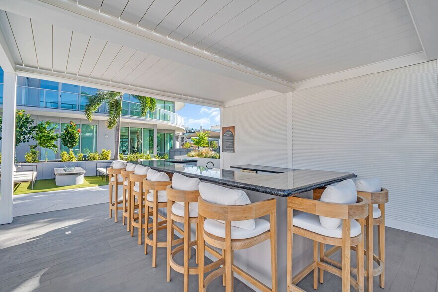 Building Photo - 400 Central Ave