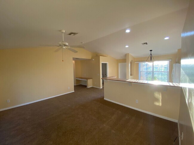 Building Photo - 2320 NE Juanita Pl