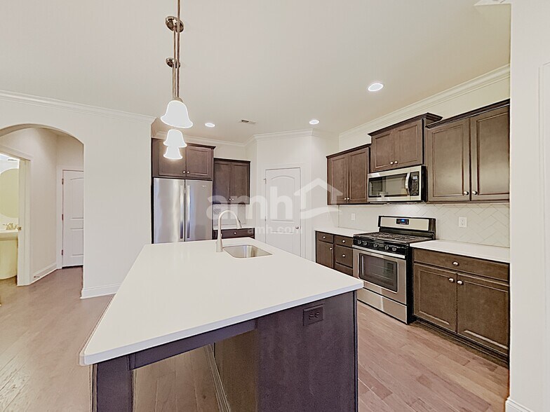 Building Photo - 124 Benjamin Ln