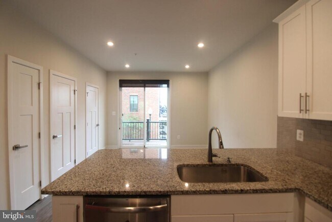 Building Photo - 6210 Monitor St