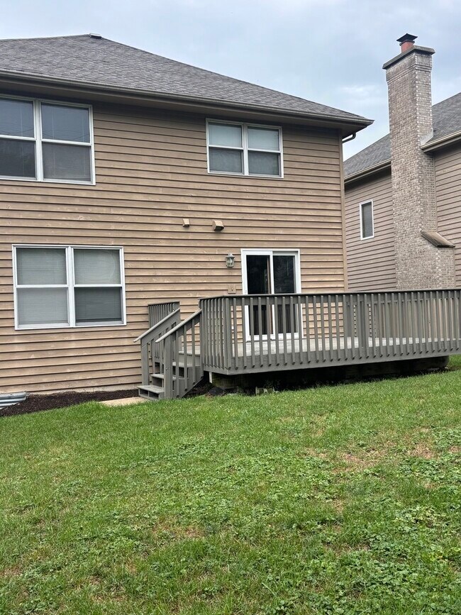 Building Photo - 961 Country Club Rd