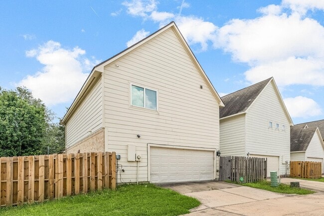 Building Photo - 7559 Autumn Sun Dr