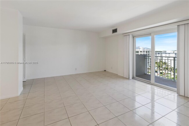 Building Photo - 3215 S Ocean Blvd