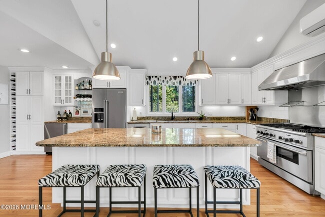 Building Photo - 16 Bingham Hill Cir