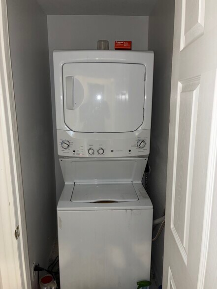 Laundry - 305 W 100 N