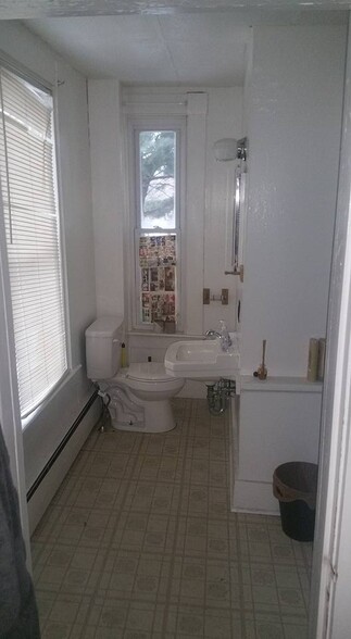 Building Photo - 199 Veazie St