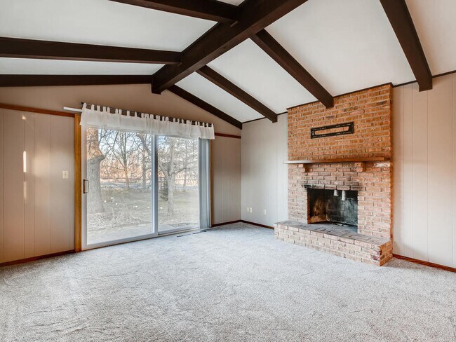 Building Photo - 3328 Kraft Cir N