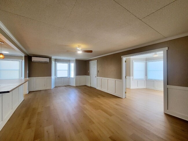 Building Photo - 1106 E Veterans Dr