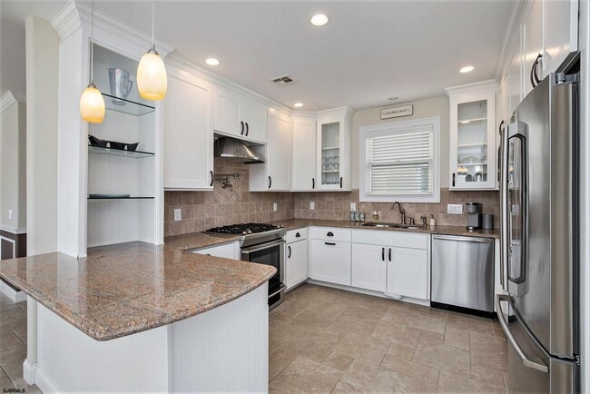 Building Photo - 7611 Ventnor Ave