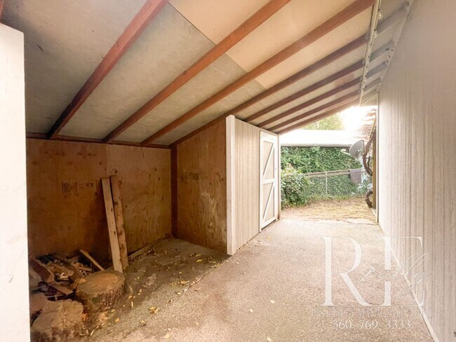 Building Photo - Stunning 3-Bedroom Home with Vaulted Ceilings, RV Parking & Fenced Yard!