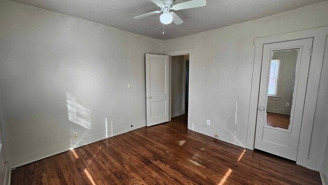 Building Photo - Lots of Room!