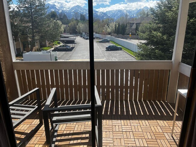 Building Photo - Stunning Cottonwood Heights Home!!!