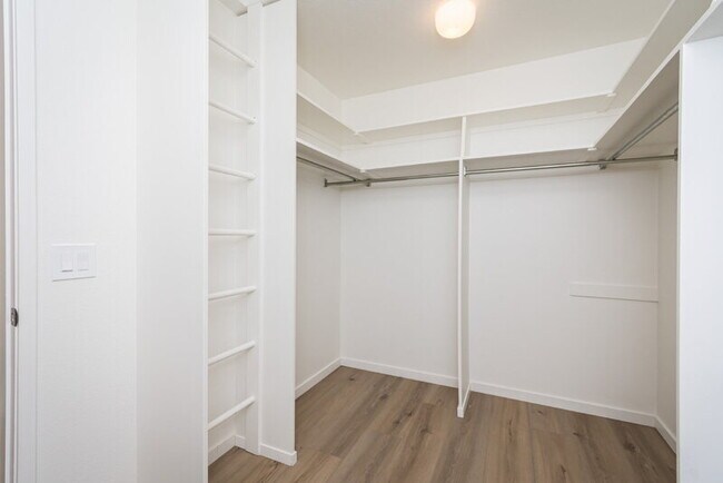 Building Photo - 478 Hartnell Pl