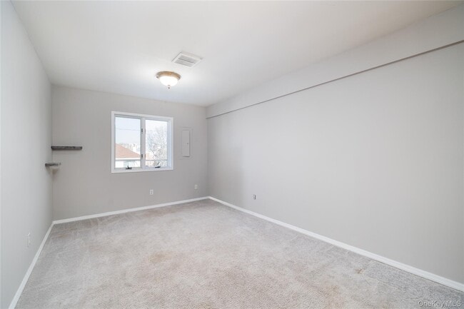 Building Photo - 277 W Broadway