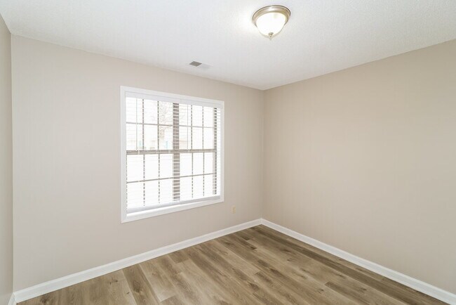 Building Photo - 8607 Sunnyvale St N