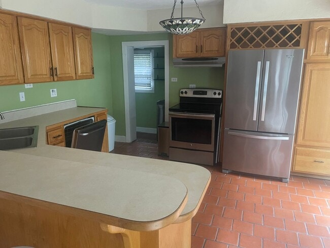 Building Photo - 2/2 HOME FOR RENT ONLY 1800$