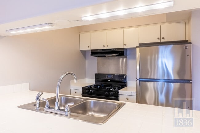 Building Photo - 7801 Shoal Creek Blvd