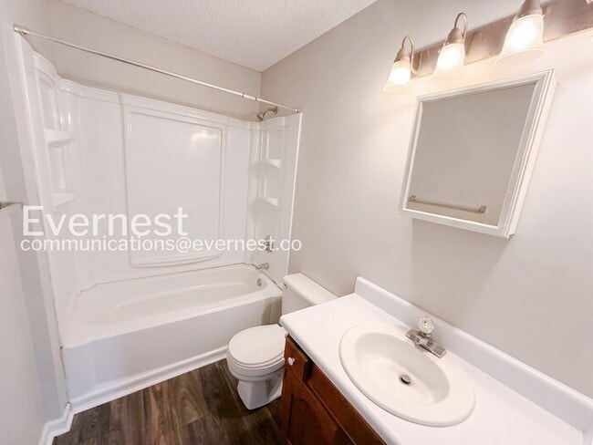 Building Photo - 335 Jamestown Manor Dr