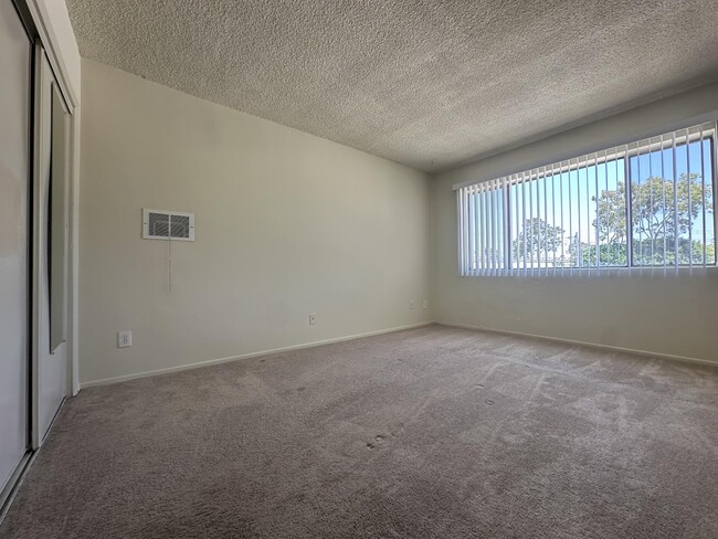 Unit Nº301 - Bedroom - 10006 Palms Blvd