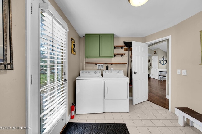 Building Photo - 14 Chestnut St