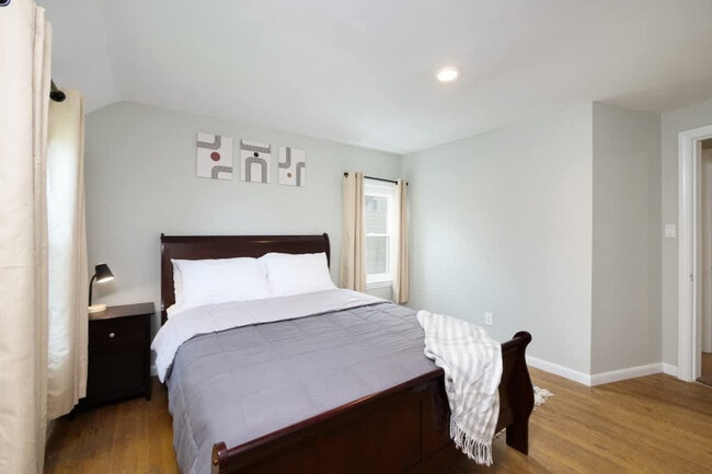 Building Photo - 3582 Silsby Rd