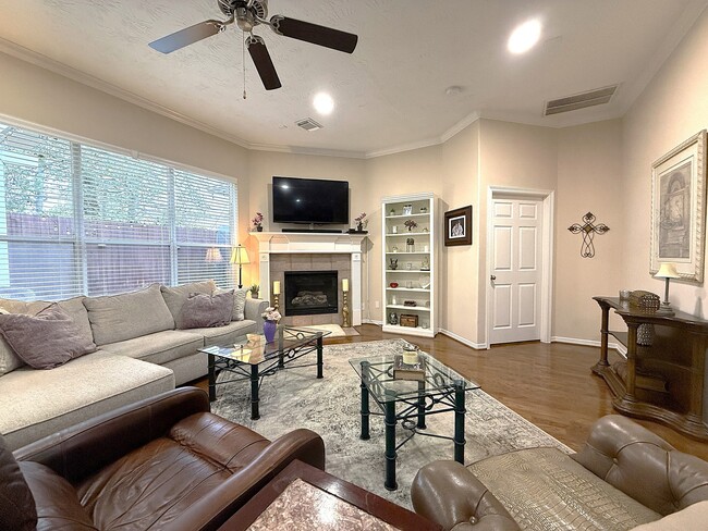 Building Photo - 1446 Sherwood Park Cir