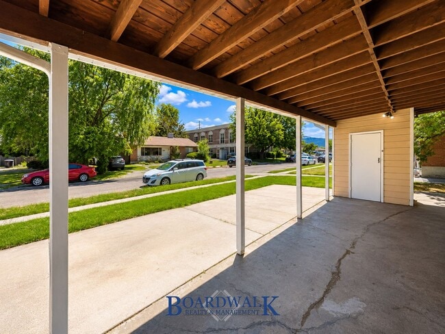 Building Photo - 1016 E 3825 S