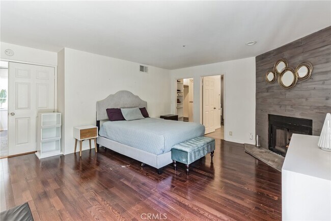 Building Photo - 8032 Willow Glen Rd