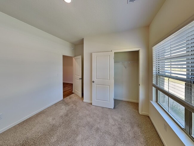 Building Photo - 39 Empire Ln