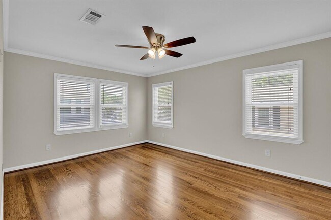 Building Photo - 5516 Chenevert St