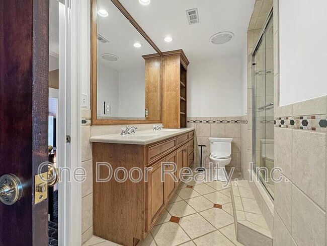 Building Photo - 109 Elizabeth Meriwether