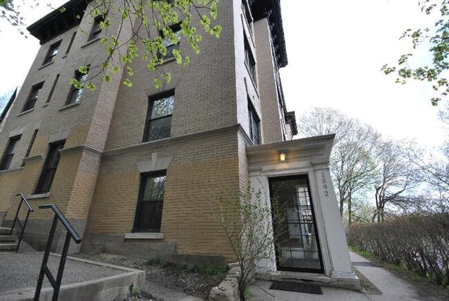 Building Photo - 1588 Beacon St