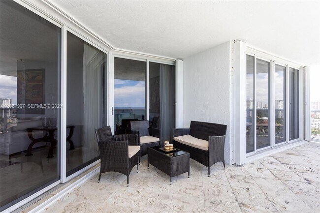 Building Photo - 16711 Collins Ave