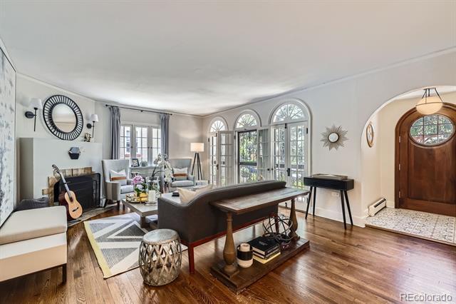 Building Photo - 2082 Cherry St