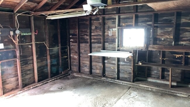 Building Photo - 1150 Creighton Ave