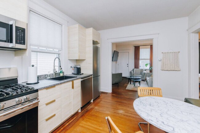 Building Photo - 3508 Tarpis Ave