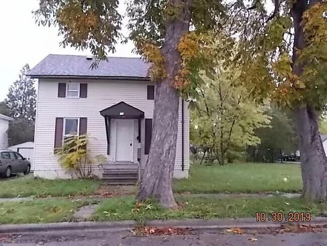 Primary Photo - 317 Howard St