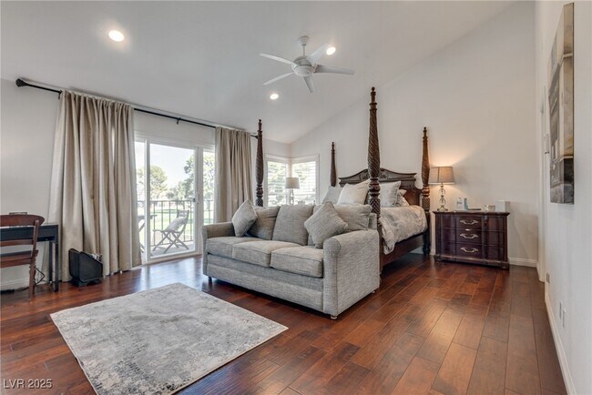 Building Photo - 840 Pinehurst Dr