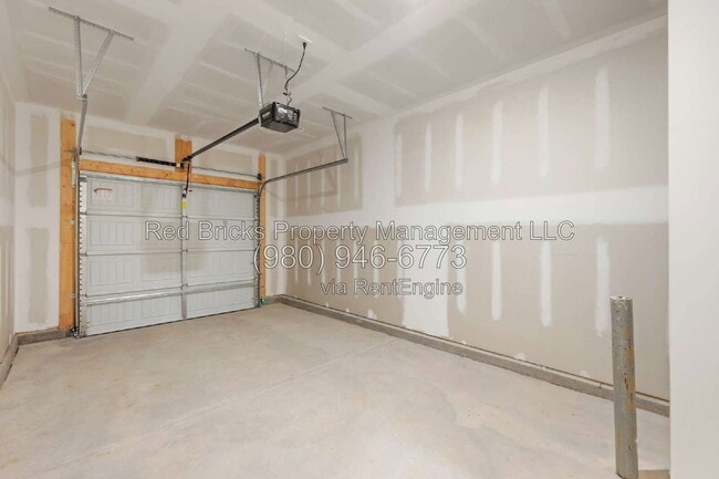Building Photo - 3670 Backwater St