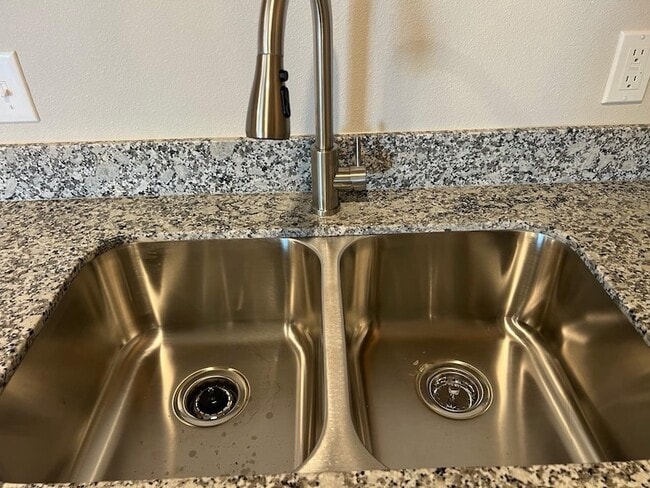 Building Photo - 7441 4th St