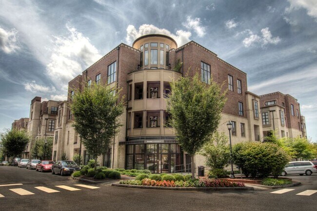 Building Photo - Poinsett Corners / Unit 110