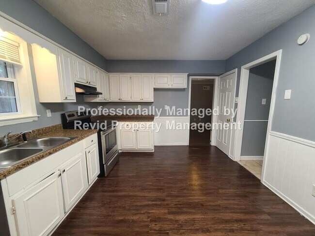 Building Photo - 6771 Bainbridge Dr
