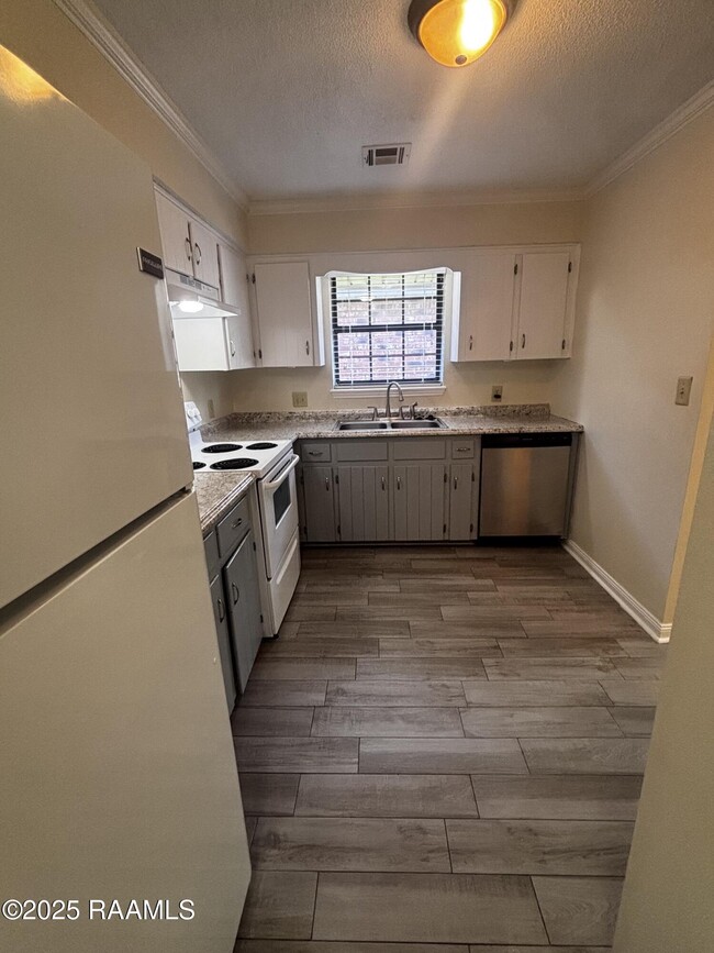 Building Photo - 106 Doubloon Dr